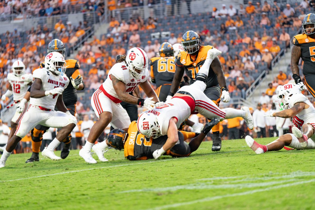 Govs lose to the No.9 Tennessee Volunteers 30-13 Saturday in Neyland Stadium. JENNIFER LINDAHL|THE ALL STATE