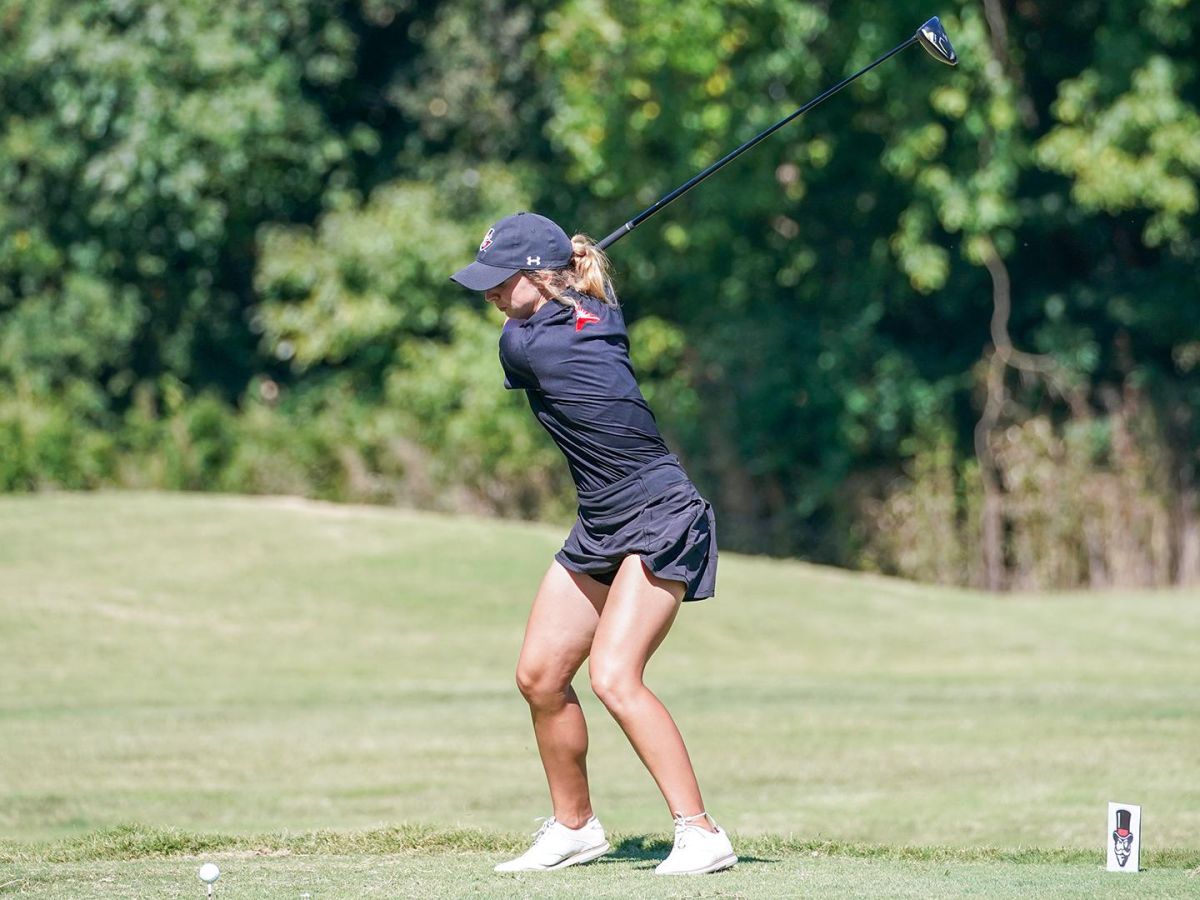 Women's Golf Closes Fall Campaign With Loss To Murray At The Battle Of The Border