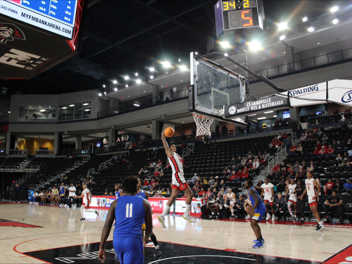 White, Sharp Lead Govs to 79-52 Win Over Fisk