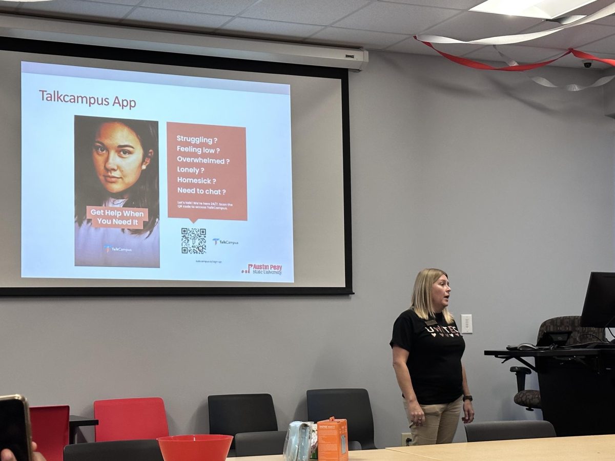 Crystal Henson spoke to students about the TalkCampus app, an application you can use to receive mental health help.