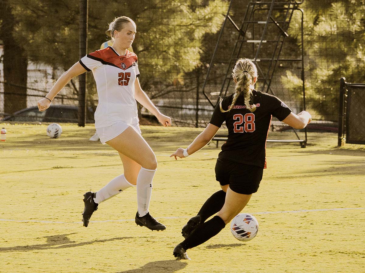 Lindsey McMahon works the ball upfield against Ball State in recent game action. The Governors return to the field Sunday when they travel to Jacksonville, Fla.