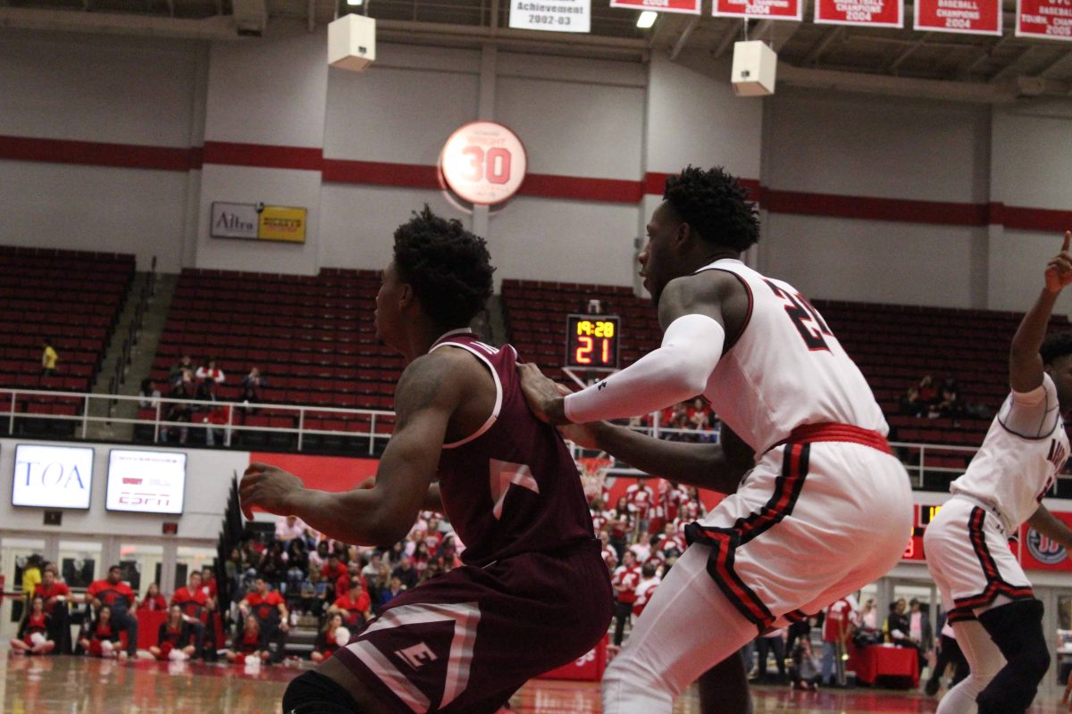 Averyl Ugba plays defense in APSU's 90-84 win over Eastern Kentucky on Thursday, Jan. 25. VALERIE LINARES | THE ALL STATE 