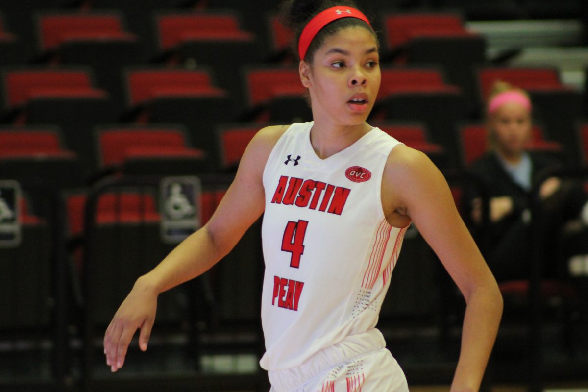 Ari Gonzalez-Varner competes with APSU against Lipscomb in the 2018-19 season. BRIANNA ELLIOT | THE ALL STATE