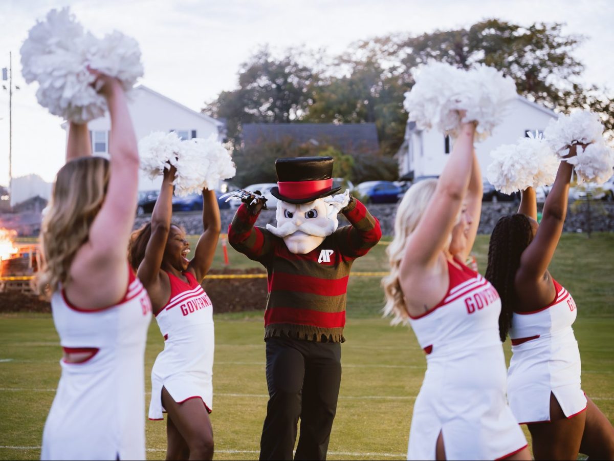 President Licari Announces 2023 Homecoming Court During Dunn Bowl Bonfire