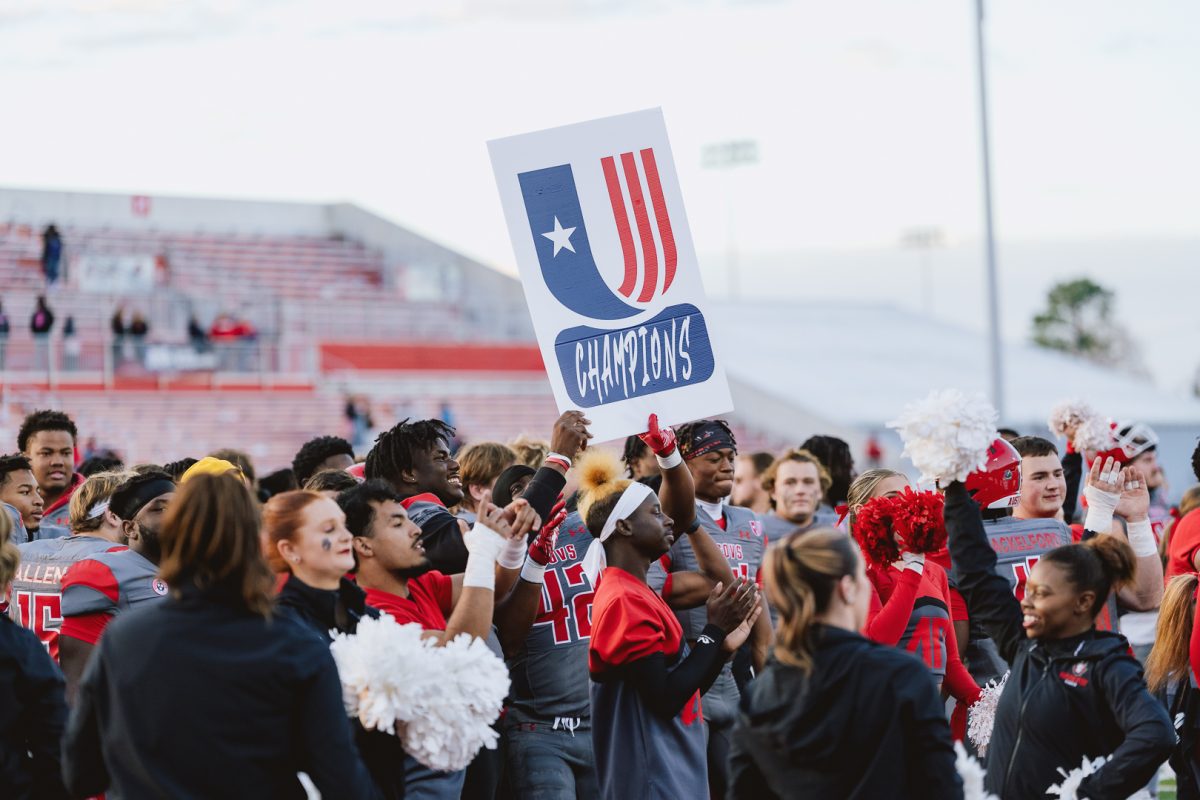 Govs Clinch UAC Title For Second Year After A 30-17 Victory