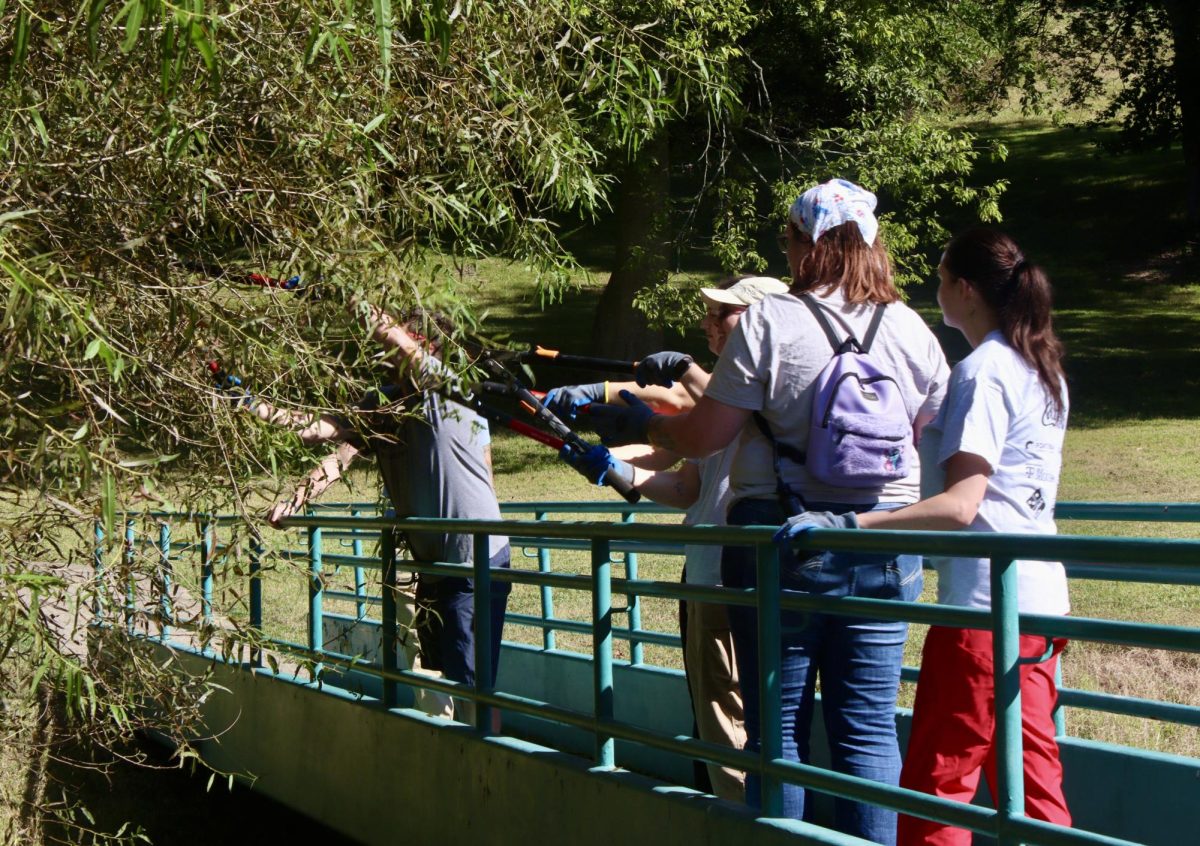 Students worked in a collaborative effort to clean up the Valley Brook Park on Aug. 25 for Peayple in the Community. 