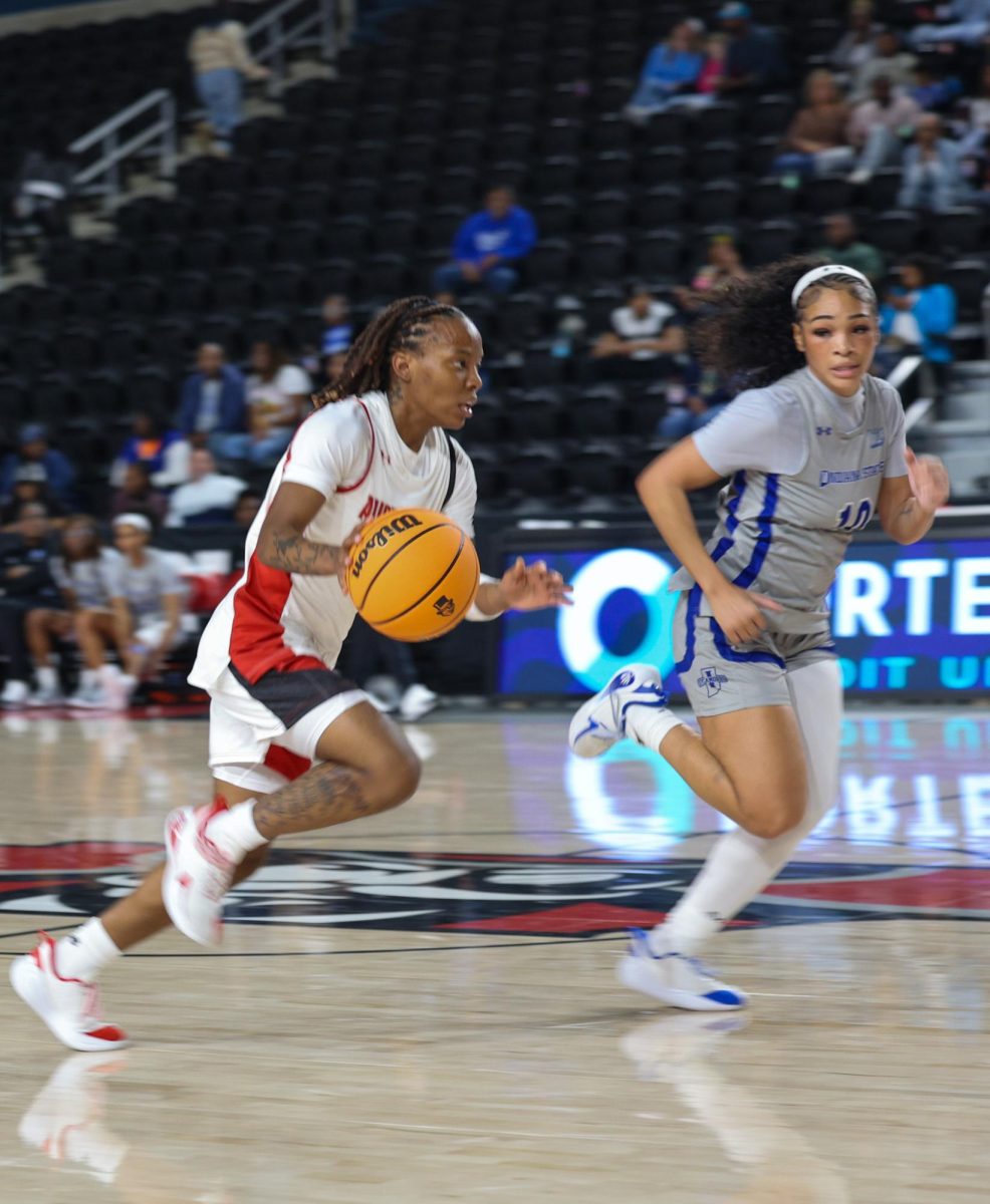 Austin Peay State University Junior Guard Veronaye Charlton pushing the pace  as the Lady Govs would defeat Indiana State 77-73 at F&M Bank Arena on November 16, 2025. 