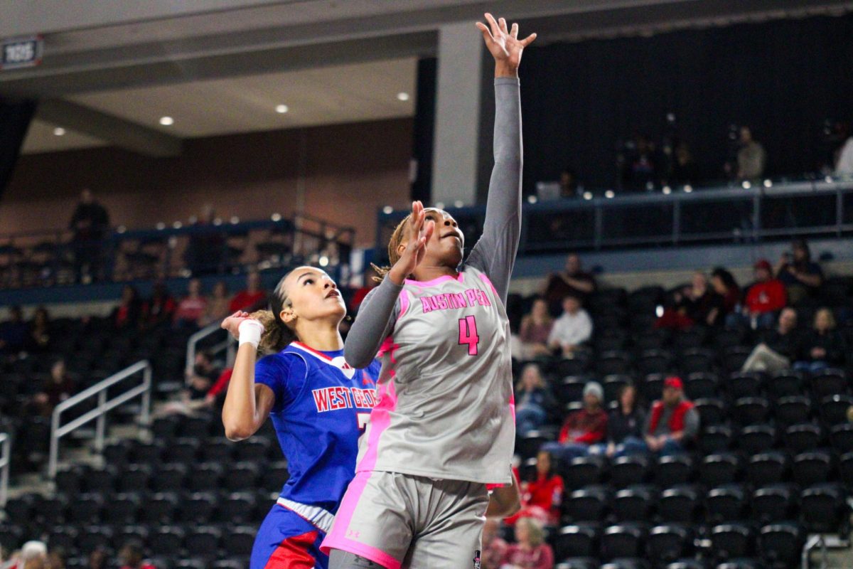 Austin Peay sophomore guard Anovia Sheals attempts a left-handed layup during a loss to West Georgia at F&M Bank Arena on Feb. 14, 2026.