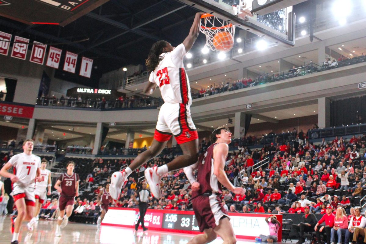 Ja’Corey Robinson dunks the ball during Austin Peay’s 90–70 win over Bellarmine on Feb. 14, 2026.
