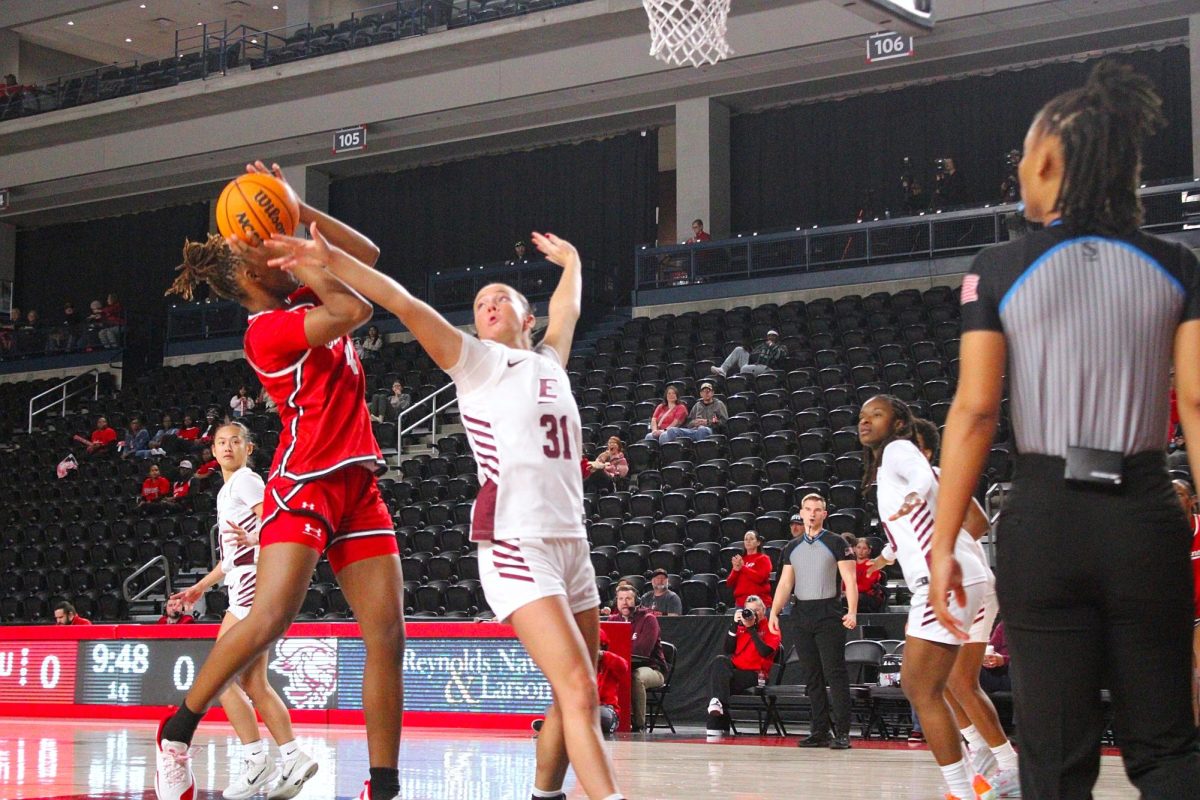 Anovia Sheals shoots a layup in Austin Peay's 67-54 loss to Eastern Kentucky on Feb. 25, 2026.