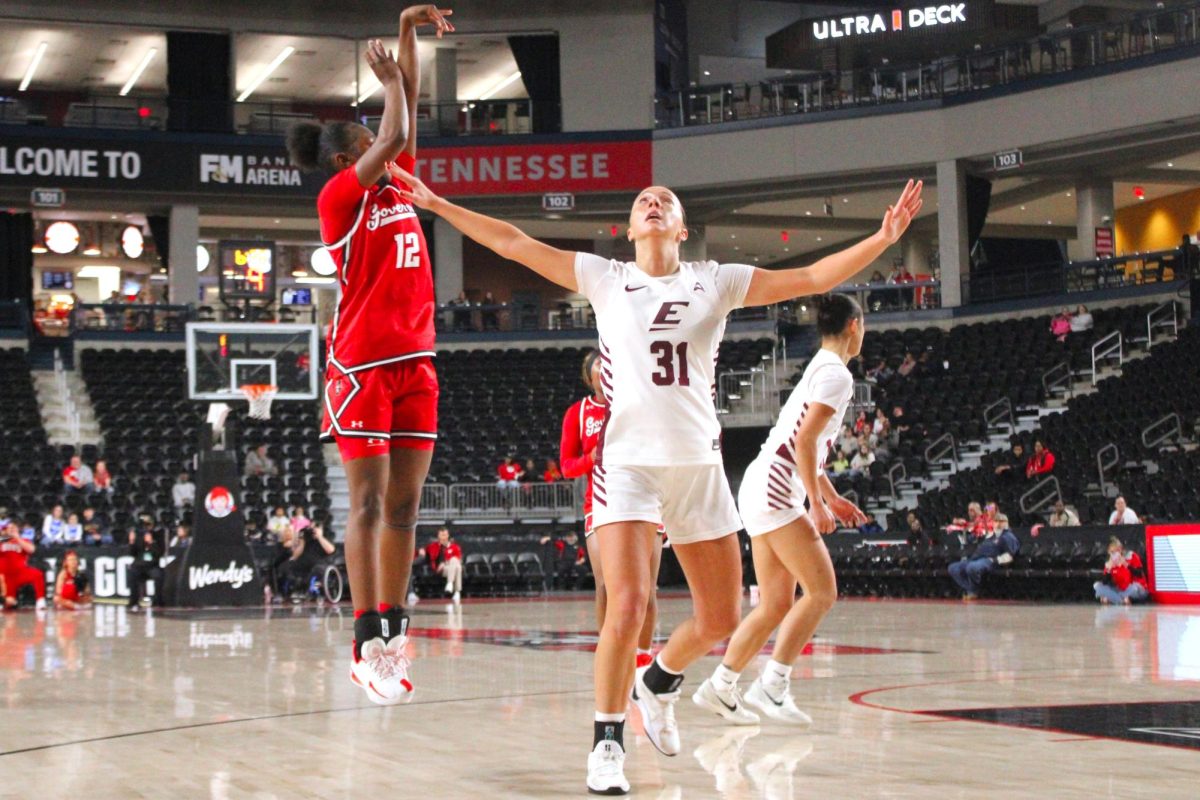Jim'Miyah Branton shoots a midrange shot for two in Austin Peay's 67-54 loss to Eastern Kentucky on Feb. 25, 2026.